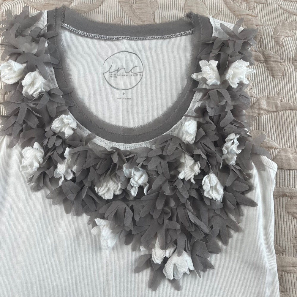 INC International Concepts Floral Applique Ribbed Tank Top White Grey Petite P - Picture 2 of 5